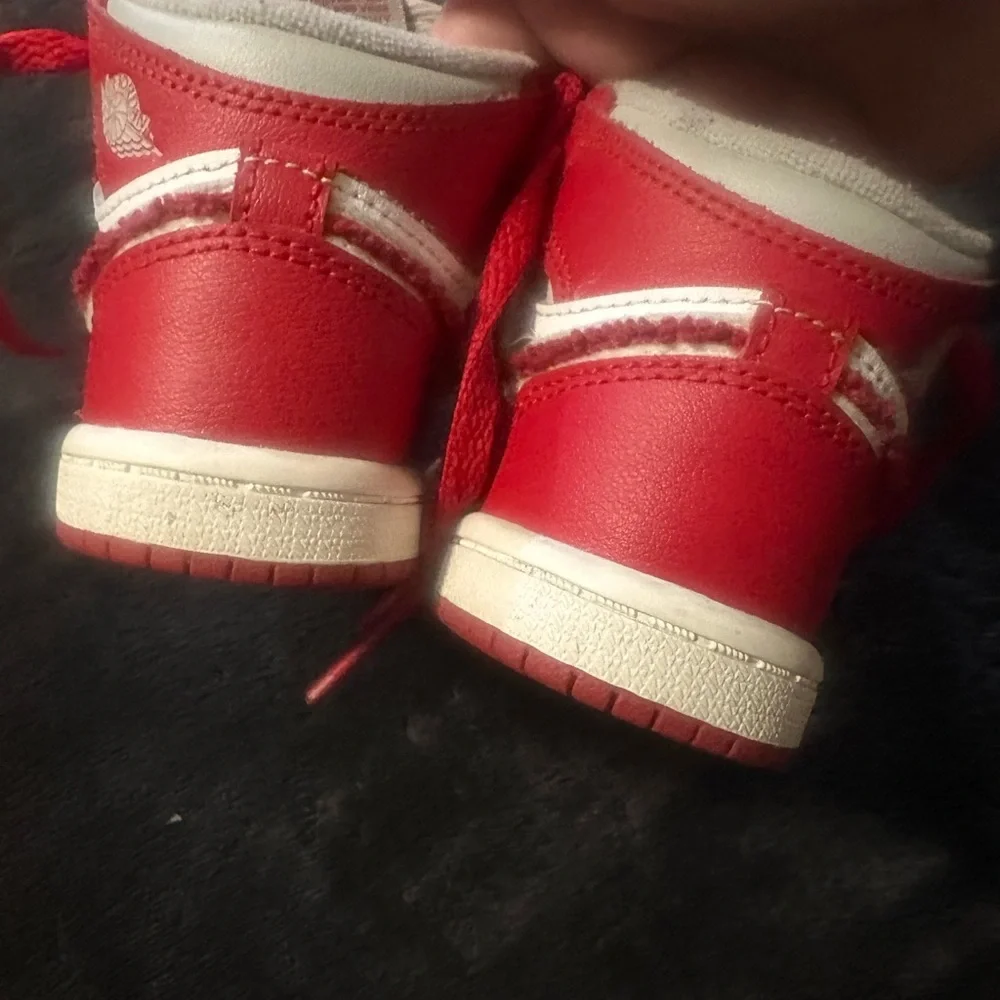 Nike Kids Red and White Sneakers‎
